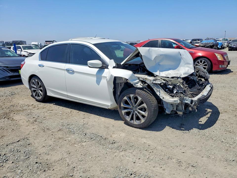Photo 4 from auction – 2015 HONDA ACCORD with VIN 1HGCR2F54FA200370