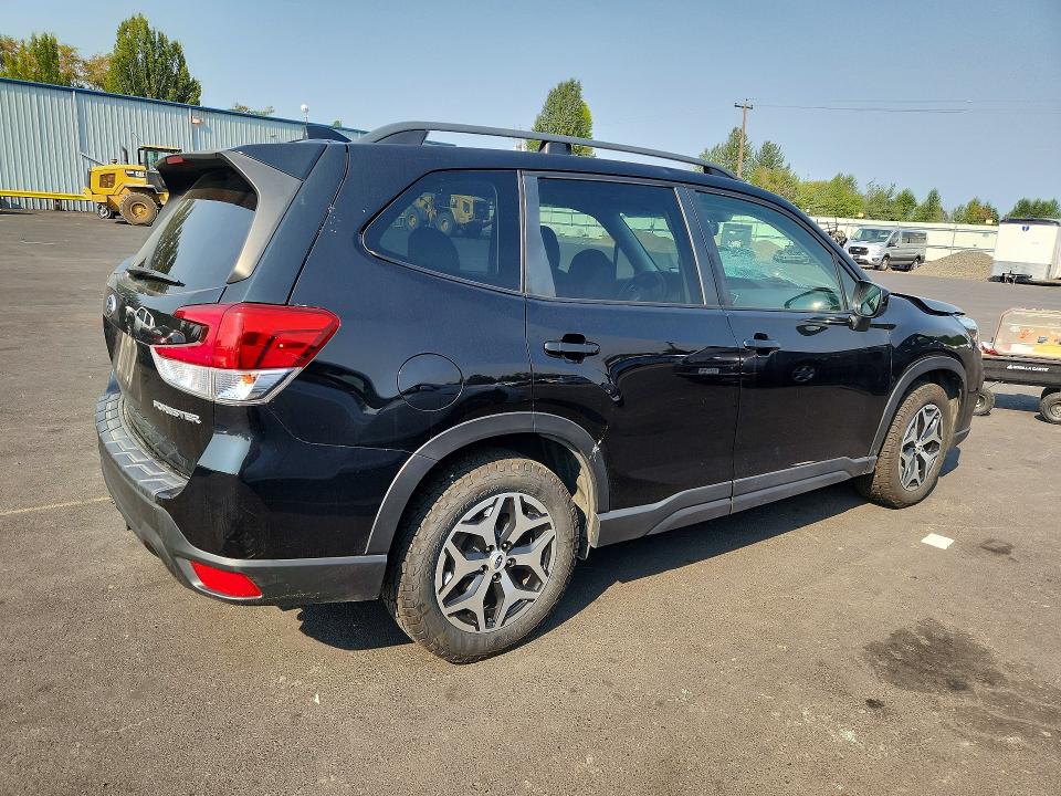 Photo 3 from auction – 2020 SUBARU FORESTER with VIN JF2SKAGC8LH502903