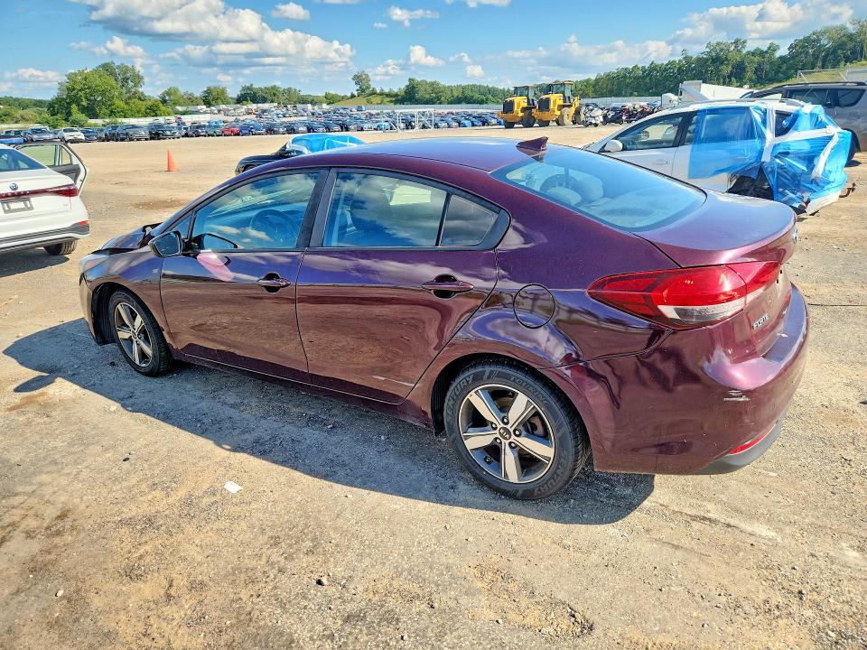 Zdjęcie 2 z aukcji – 2018 KIA FORTE z VIN 3KPFL4A73JE226529