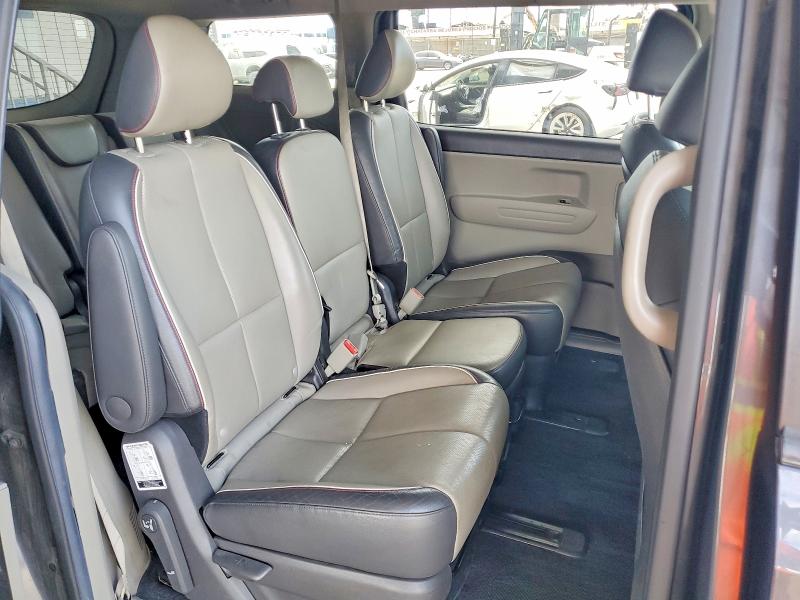 Photo 11 from auction – 2016 KIA SEDONA with VIN KNDMB5C16G6215662