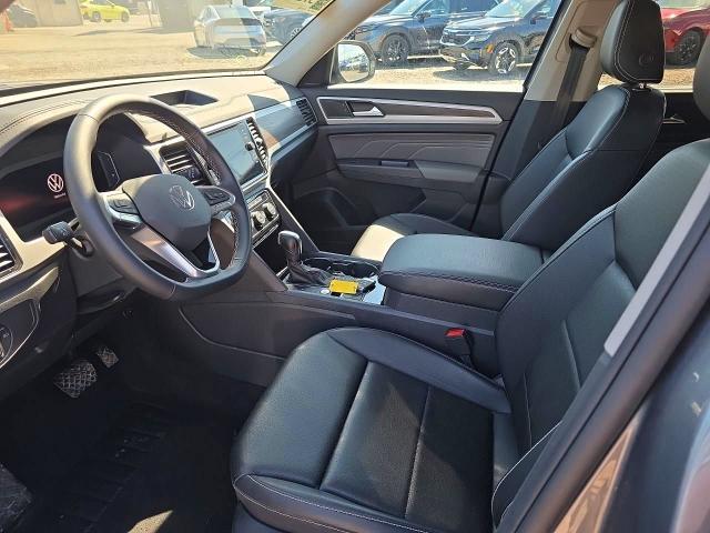Photo 7 from auction – 2023 VOLKSWAGEN ATLAS with VIN 1V2HR2CA9PC531536