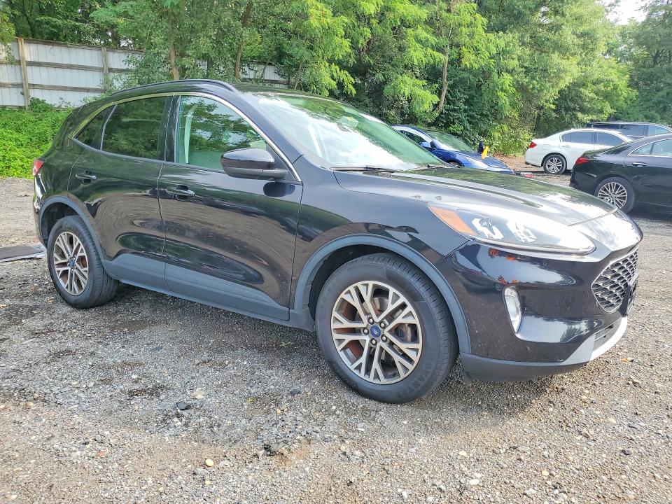 Photo 4 from auction – 2021 FORD ESCAPE with VIN 1FMCU9H63MUA65840