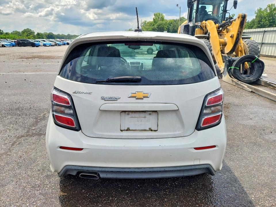 Photo 6 from auction – 2017 CHEVROLET SONIC with VIN 1G1JG6SH1H4172198