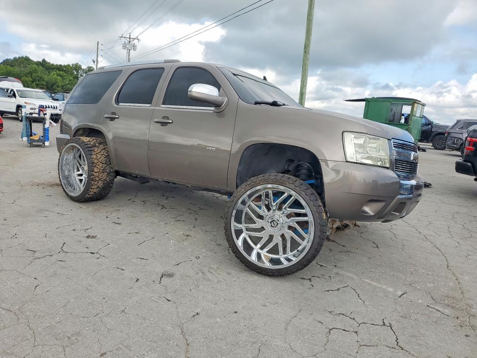 Photo 4 from auction – 2011 CHEVROLET TAHOE with VIN 1GNSKBE06BR365926