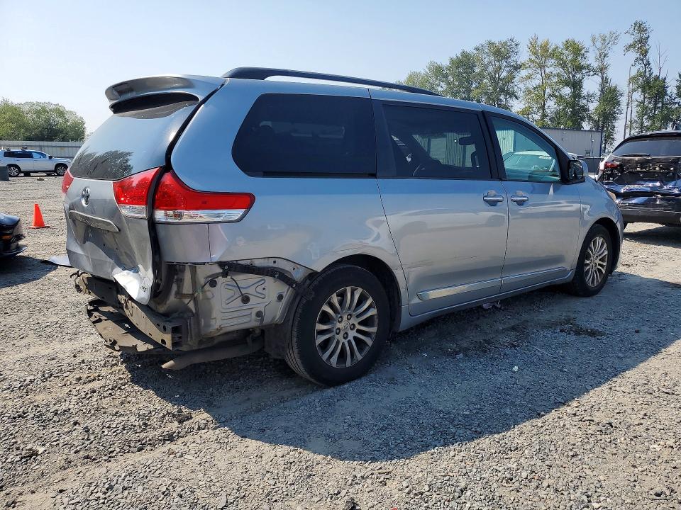 Photo 3 from auction – 2014 TOYOTA SIENNA with VIN 5TDYK3DC3ES463550