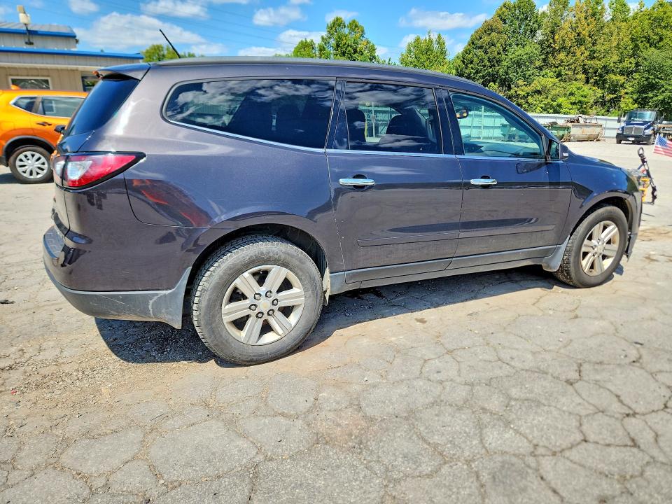 Photo 3 from auction – 2014 CHEVROLET TRAVERSE with VIN 1GNKVHKD0EJ369457