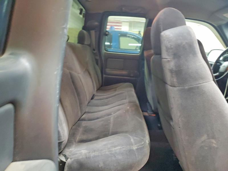 Photo 10 from auction – 2002 CHEVROLET SILVERADO with VIN 1GCHK29U72E252641