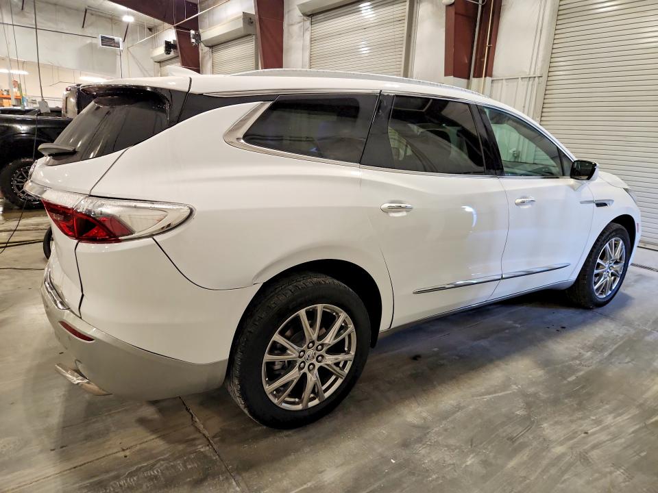 Photo 3 from auction – 2023 BUICK ENCLAVE with VIN 5GAEVAKW0PJ255980