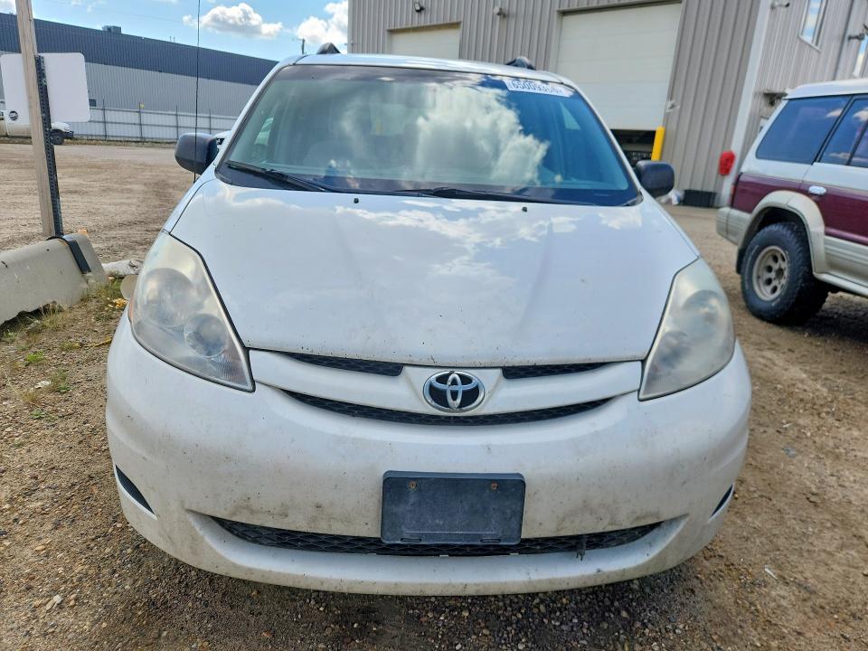 Photo 5 from auction – 2010 TOYOTA SIENNA with VIN 5TDZK4CC3AS338201