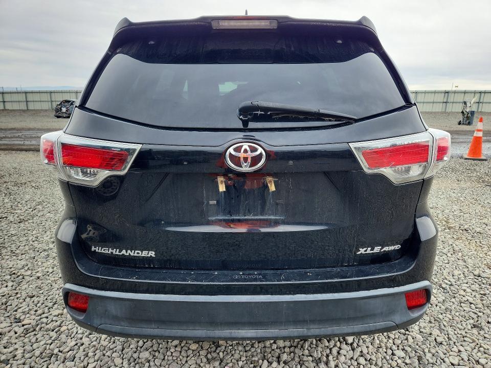 Photo 6 from auction – 2016 TOYOTA HIGHLANDER with VIN 5TDJKRFH9GS286356