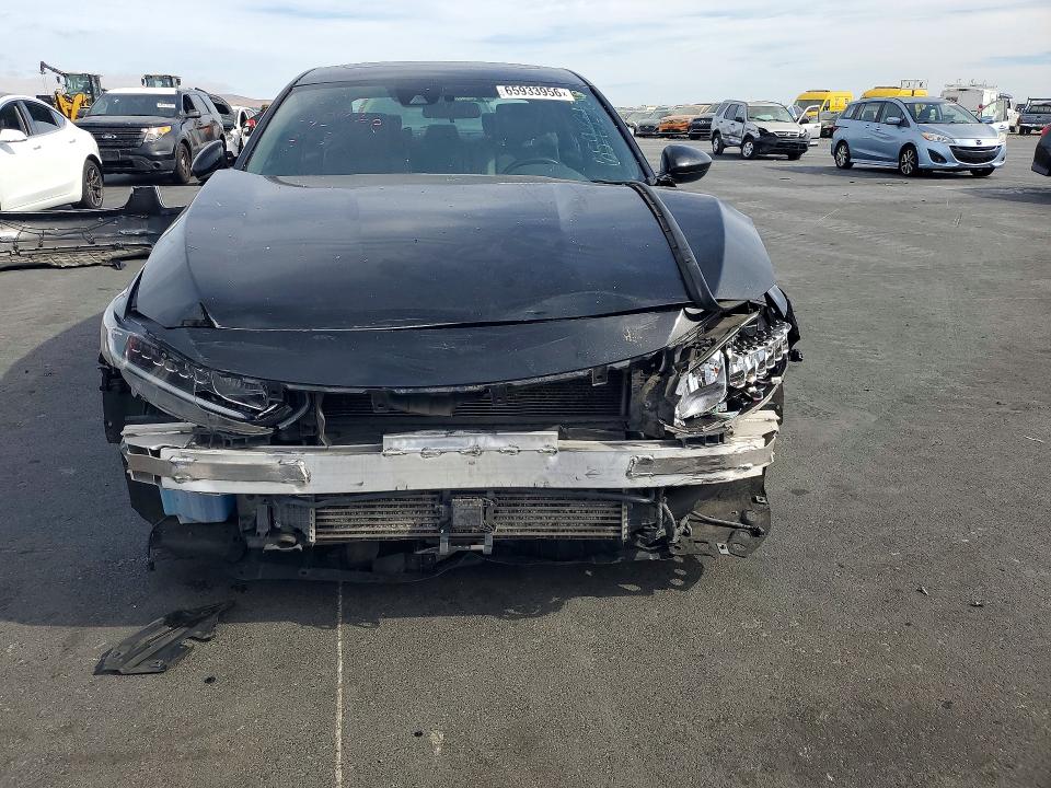 Photo 5 from auction – 2018 HONDA ACCORD with VIN 1HGCV2F33JA004715