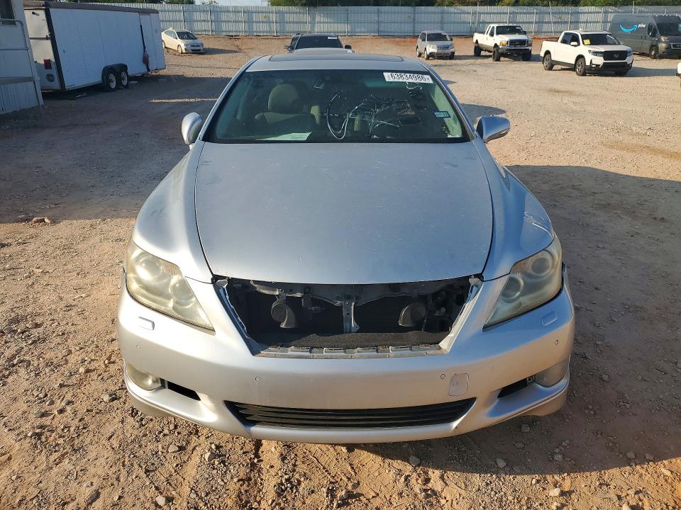 Foto 5 de la subasta – 2010 LEXUS LS con VIN JTHBL5EF2A5093035