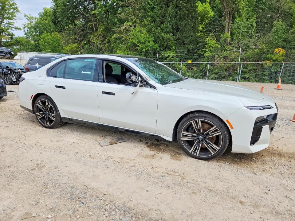 Photo 4 from auction – 2023 BMW 760 with VIN WBA33EJ06PCL49752