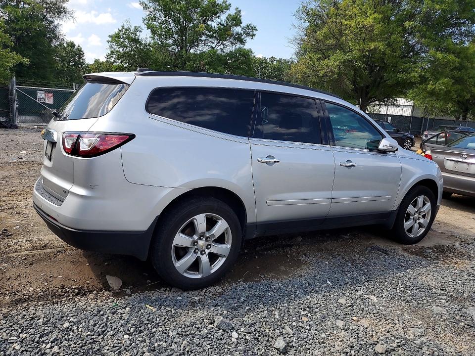Photo 3 from auction – 2017 CHEVROLET TRAVERSE with VIN 1GNKRGKD2HJ105725
