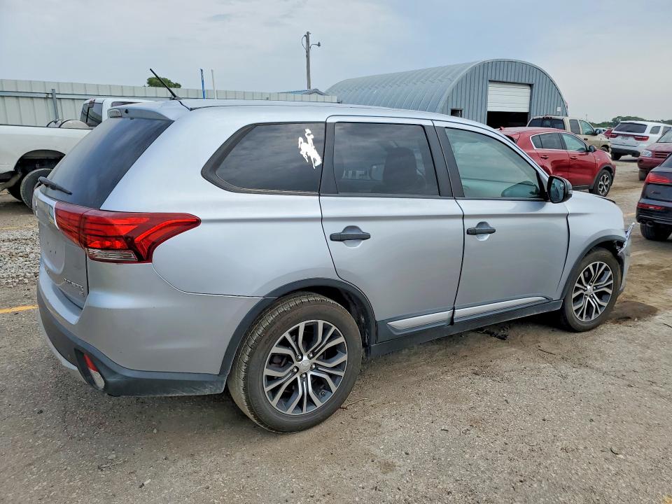 Photo 3 from auction – 2016 MITSUBISHI OUTLANDER with VIN JA4AD3A35GZ003656