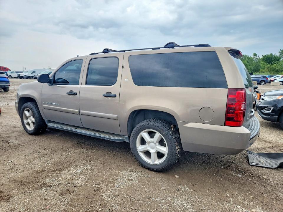 Photo 2 from auction – 2007 CHEVROLET SUBURBAN with VIN 1GNFC16097R257167