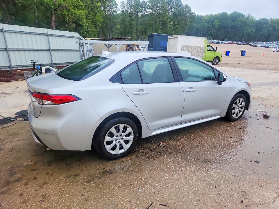Photo 3 from auction – 2022 TOYOTA COROLLA with VIN 5YFEPMAE4NP385031