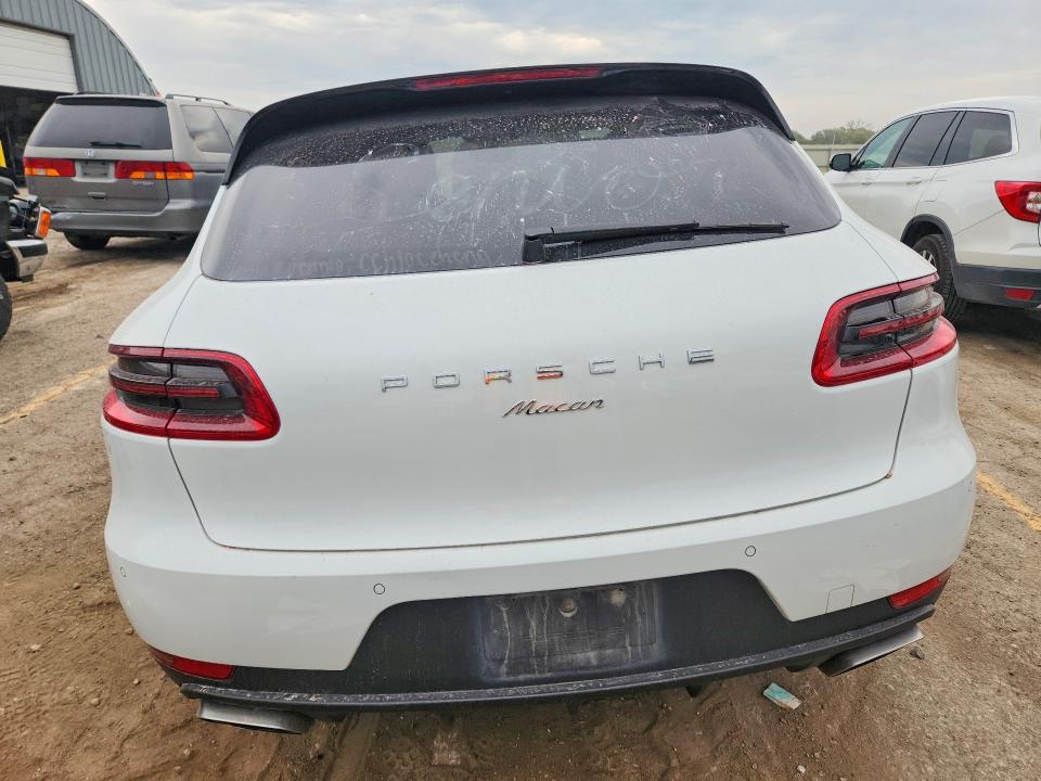 Photo 6 from auction – 2018 PORSCHE MACAN with VIN WP1AA2A58JLB16617
