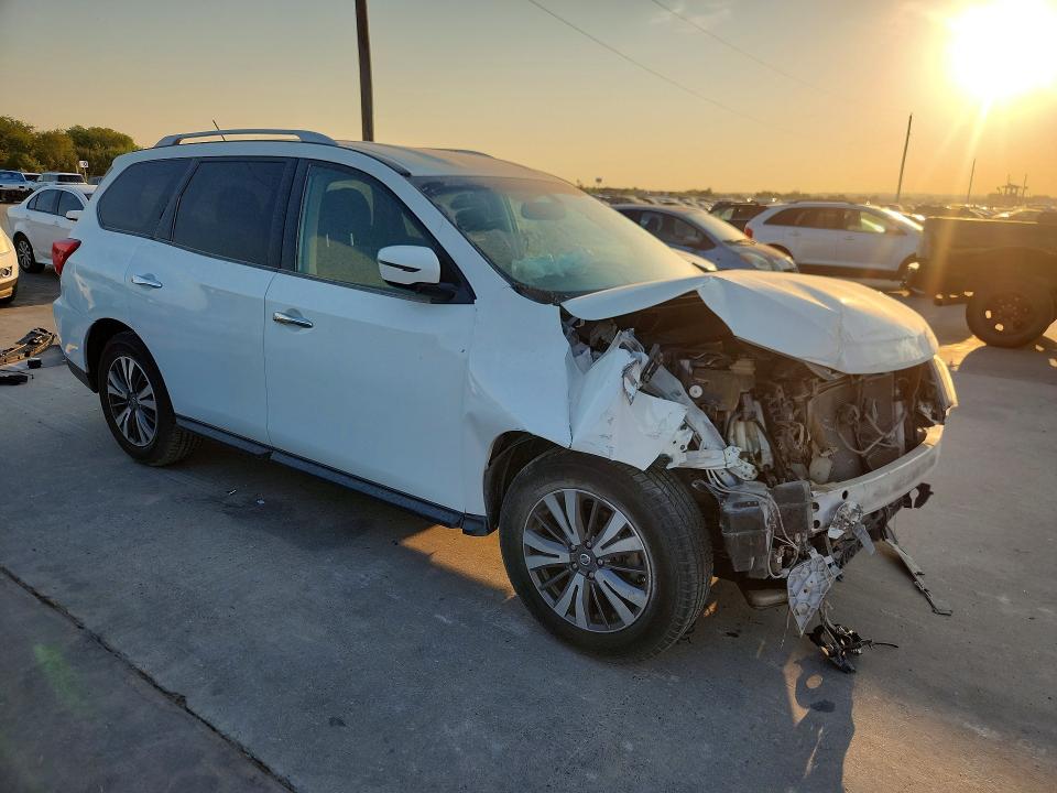 Photo 4 from auction – 2017 NISSAN PATHFINDER with VIN 5N1DR2MN9HC613538