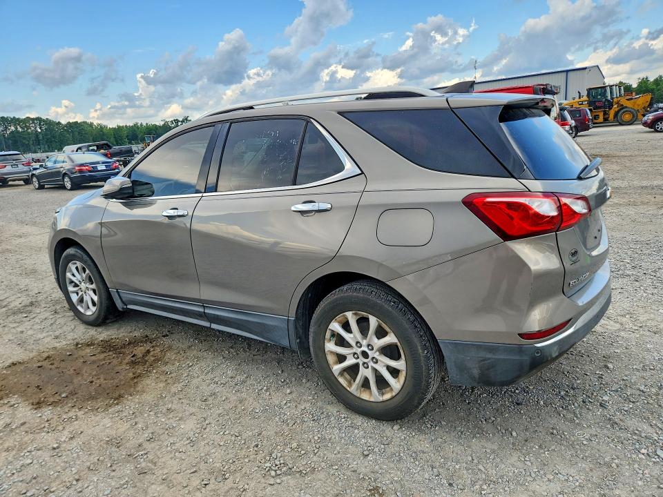 Photo 2 from auction – 2018 CHEVROLET EQUINOX with VIN 3GNAXJEV4JS561555