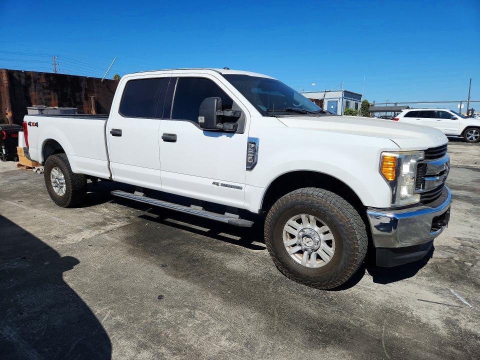Photo 4 from auction – 2017 FORD F250 with VIN 1FT7W2BT4HED10781
