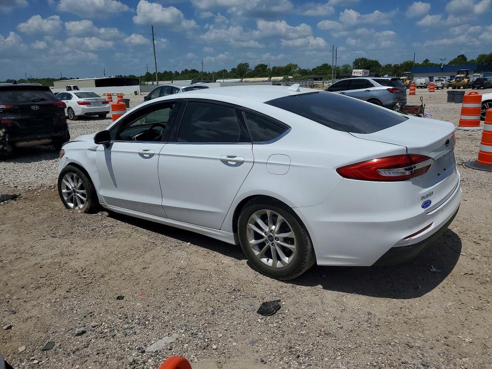 Photo 2 from auction – 2019 FORD FUSION with VIN 3FA6P0HD4KR171128