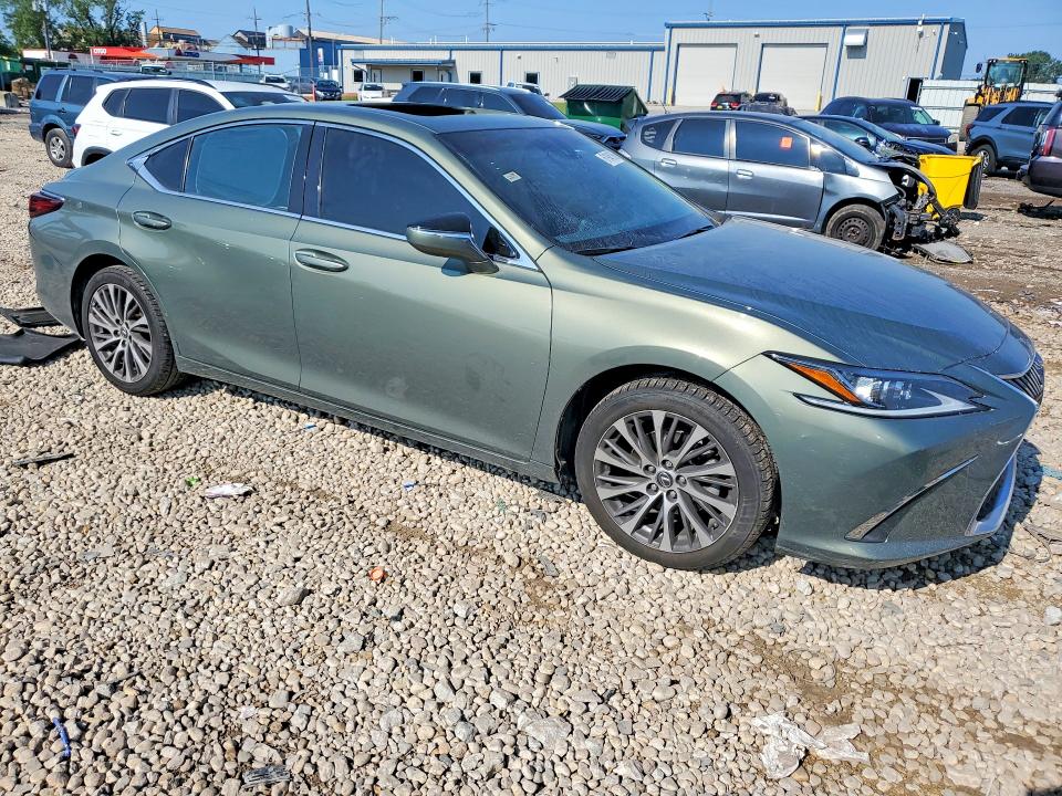 Photo 4 from auction – 2021 LEXUS ES 250 with VIN 58AD11D12MU004481