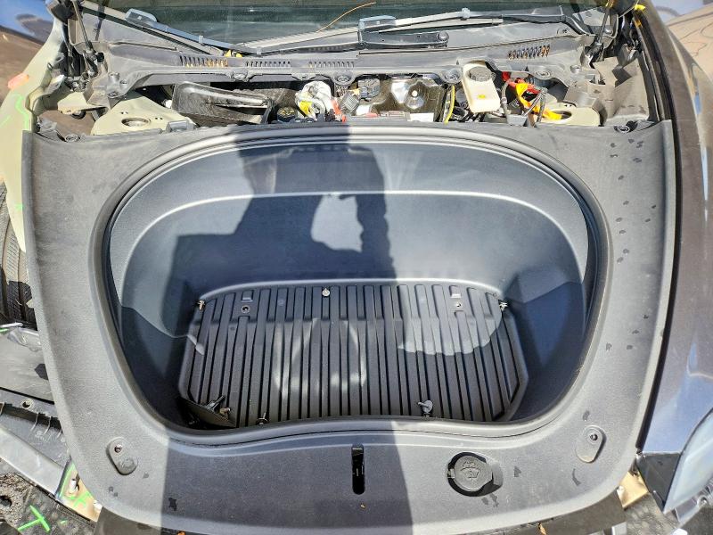 Фото 11 с аукциона – 2025 TESLA MODEL 3 с VIN 5YJ3E1EA9SF050227