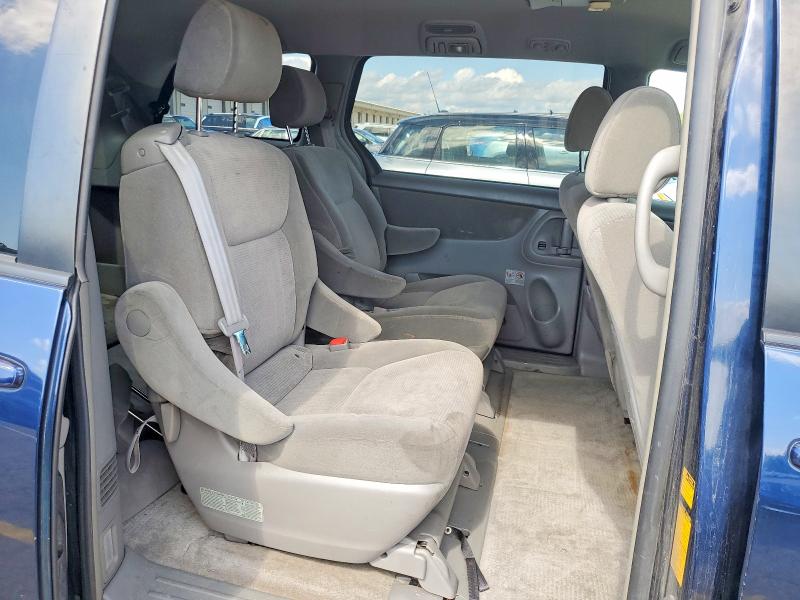 Photo 11 from auction – 2005 TOYOTA SIENNA with VIN 5TDZA23C05S292551