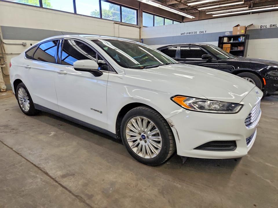Photo 4 from auction – 2014 FORD FUSION with VIN 3FA6P0UU9ER217918