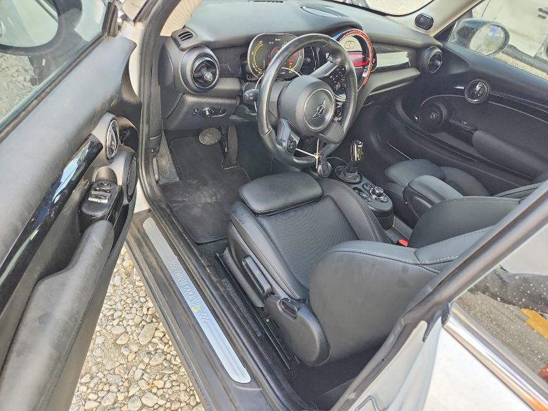 Photo 8 from auction – 2024 MINI COOPER with VIN WMW13DJ05R2V91314
