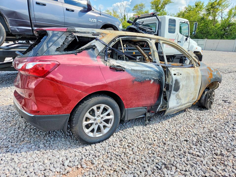 Photo 3 from auction – 2019 CHEVROLET EQUINOX with VIN 3GNAXUEV4KL163856
