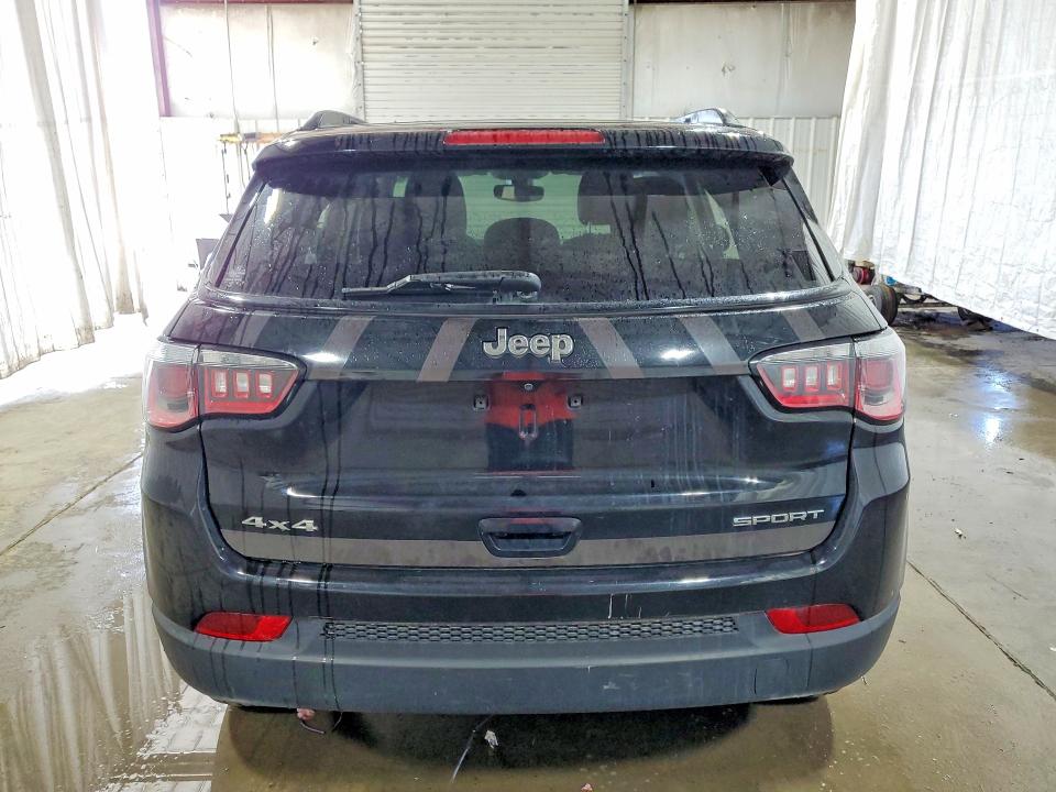 Photo 6 from auction – 2018 JEEP COMPASS with VIN 3C4NJDAB3JT316040