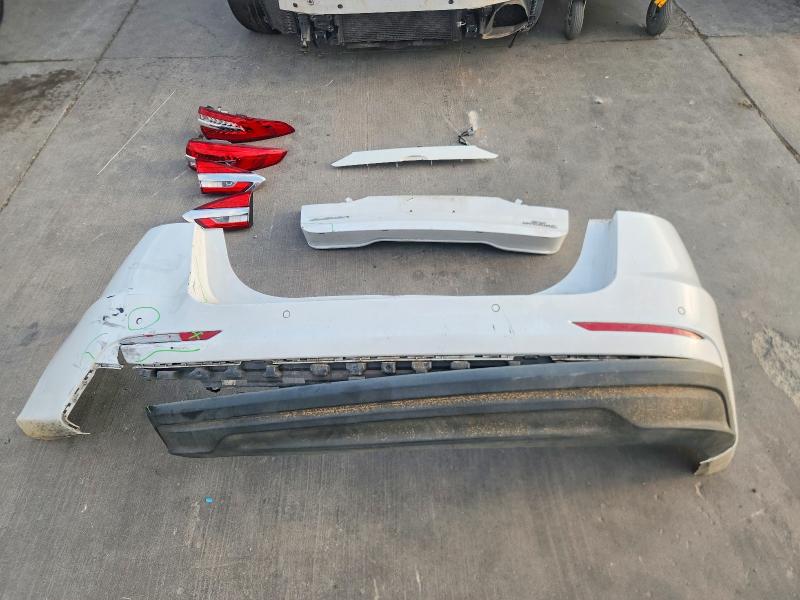 Photo 12 from auction – 2019 FORD FUSION with VIN 3FA6P0LU7KR139815
