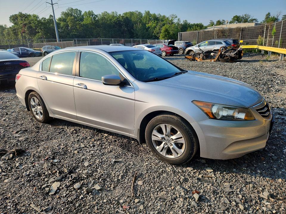 Снимка 4 от търг – 2011 HONDA ACCORD с VIN 1HGCP2F61BA018120