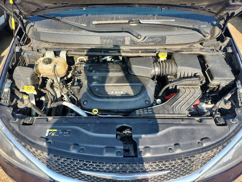 Photo 11 from auction – 2018 CHRYSLER PACIFICA with VIN 2C4RC1BGXJR309674