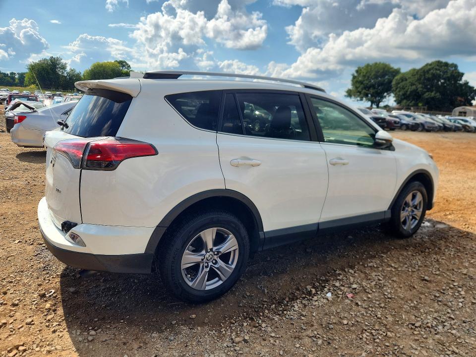 Photo 3 from auction – 2017 TOYOTA RAV4 with VIN JTMWFREV0HJ130030