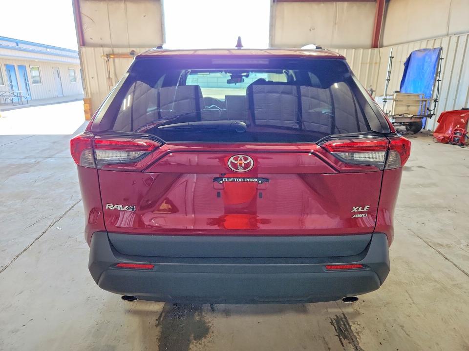 Photo 6 from auction – 2023 TOYOTA RAV4 with VIN 2T3A1RFV3PW387481