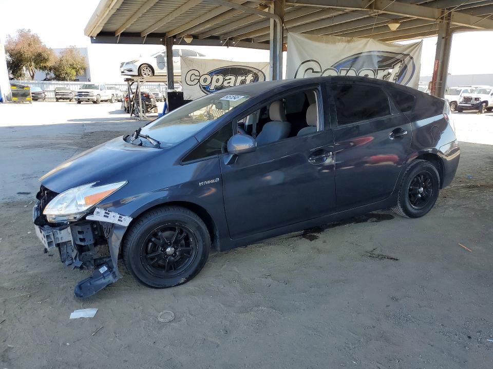 TOYOTA PRIUS 2015 with VIN JTDKN3DU1F0463802 - Photo from auction