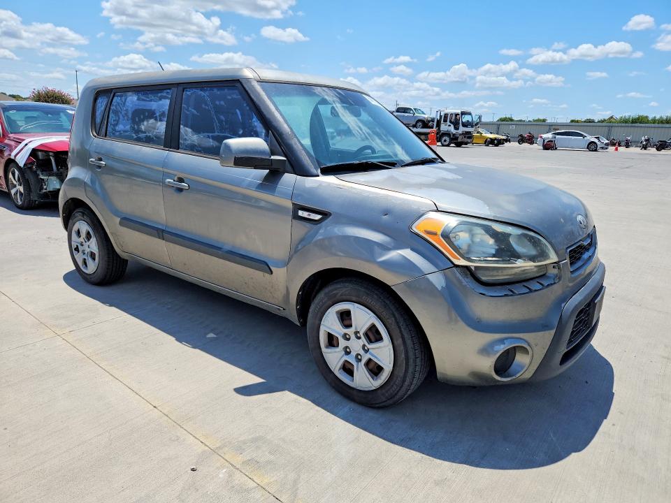 Photo 4 from auction – 2013 KIA SOUL with VIN KNDJT2A55D7527630