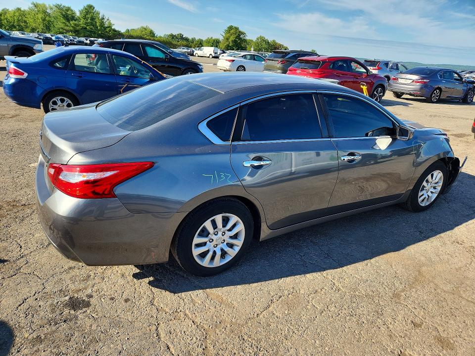 Photo 3 from auction – 2017 NISSAN ALTIMA with VIN 1N4AL3AP9HC294541