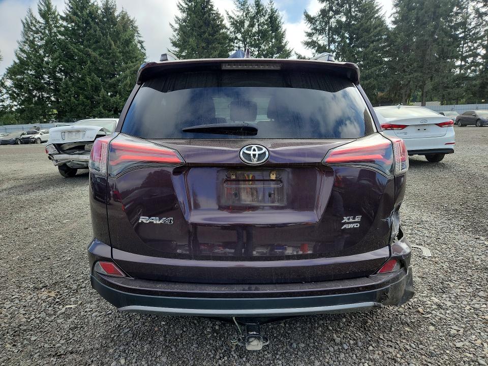 Фото 6 с аукциона – 2018 TOYOTA RAV4 с VIN 2T3RFREV1JW757789