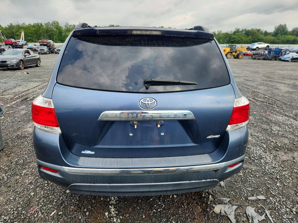 Photo 6 from auction – 2013 TOYOTA HIGHLANDER with VIN 5TDBK3EH4DS213927