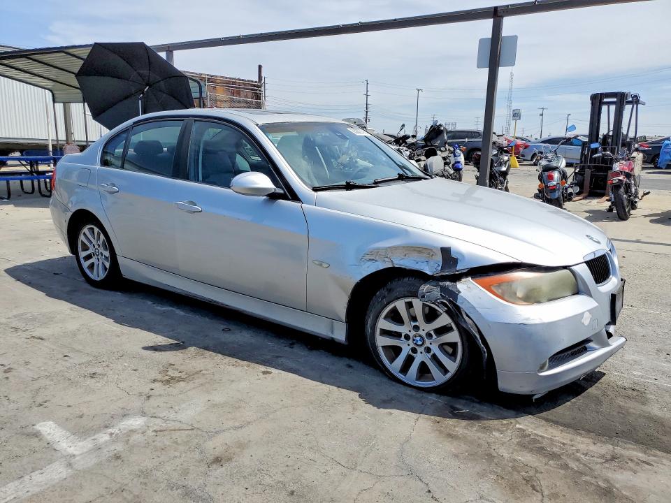Photo 4 from auction – 2006 BMW 325 with VIN WBAVB13526PT17188