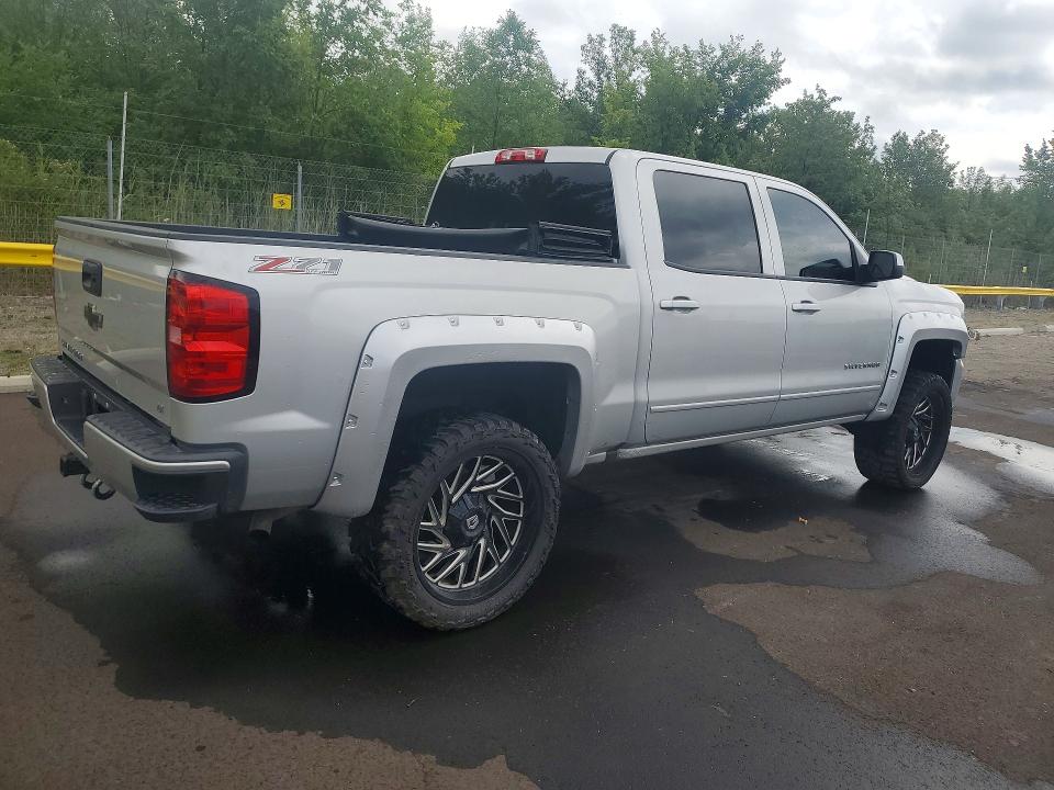 Photo 3 from auction – 2017 CHEVROLET SILVERADO with VIN 3GCUKREC3HG221327