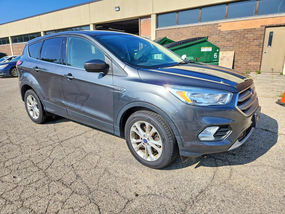 Photo 4 from auction – 2017 FORD ESCAPE with VIN 1FMCU0GD0HUC93568