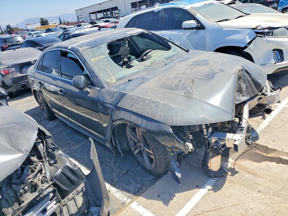 Photo 4 from auction – 2018 AUDI A4 with VIN WAUENAF43JN004827