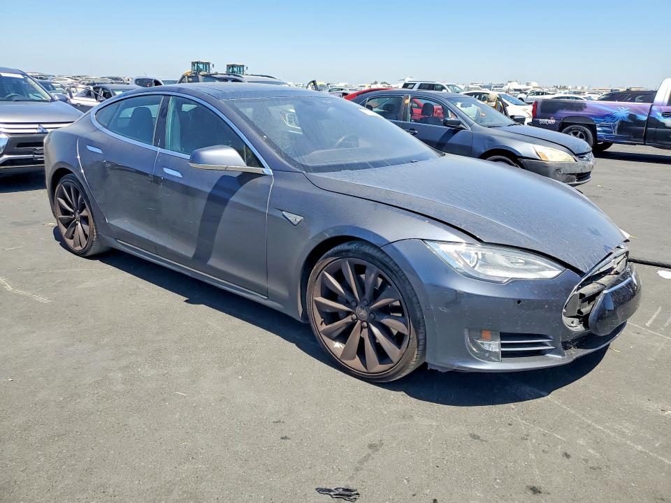 Photo 4 from auction – 2016 TESLA MODEL S with VIN 5YJSA1E29GF132479