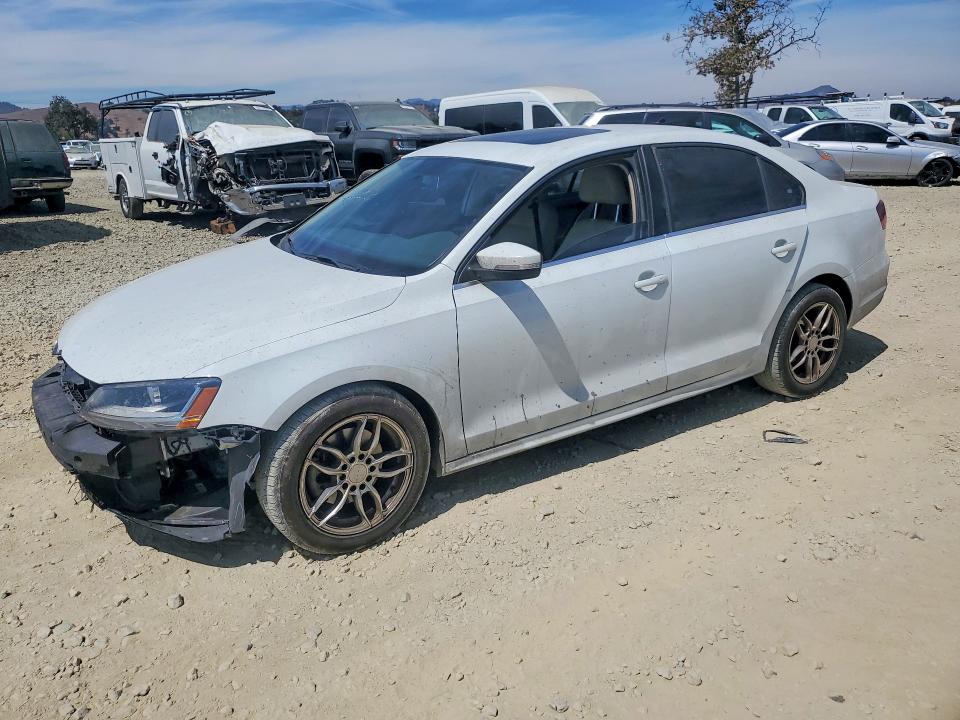 صورة رقم 1 من المزاد - 2017 VOLKSWAGEN JETTA مع VIN 3VWDB7AJ9HM376908