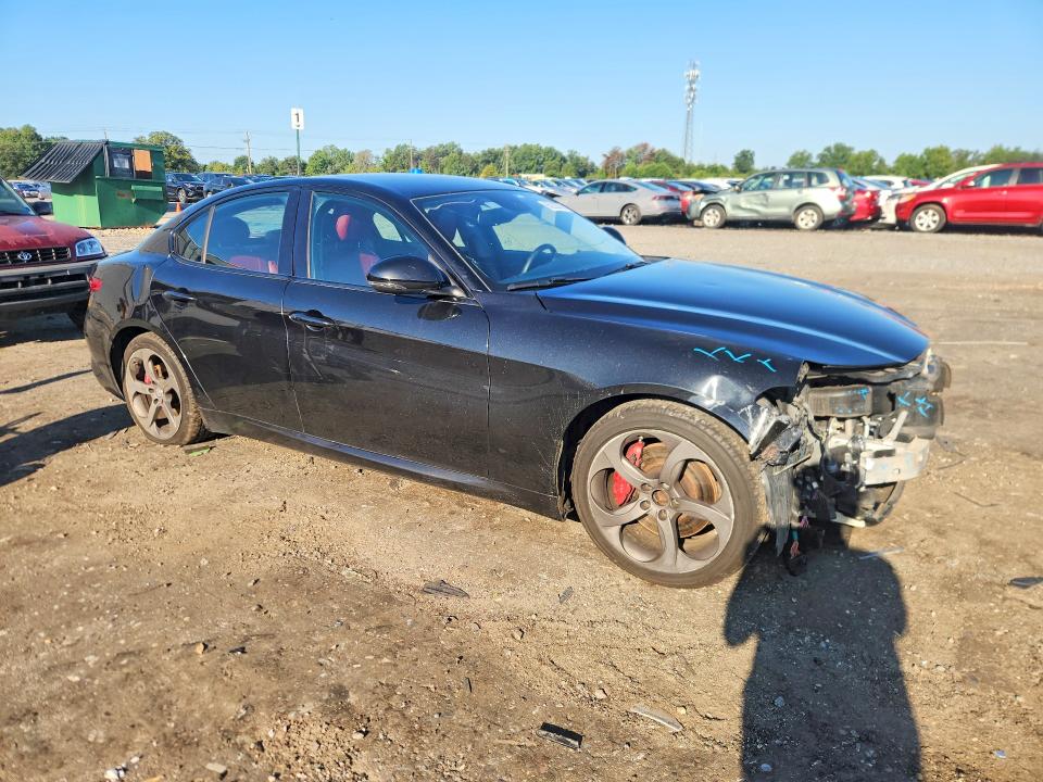 Photo 4 from auction – 2017 ALFA ROMEO GIULIA with VIN ZARFAEBN9H7532191